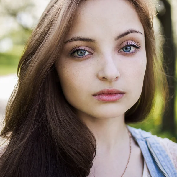 Nádherná dívka s velkýma očima — Stock fotografie
