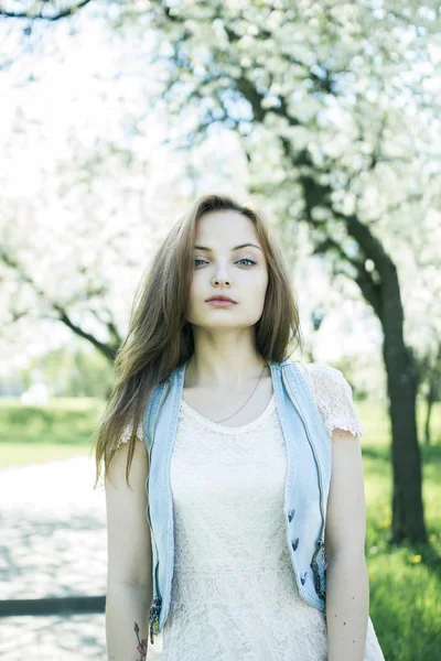 Erstaunliche Mädchen mit großen Augen — Stockfoto