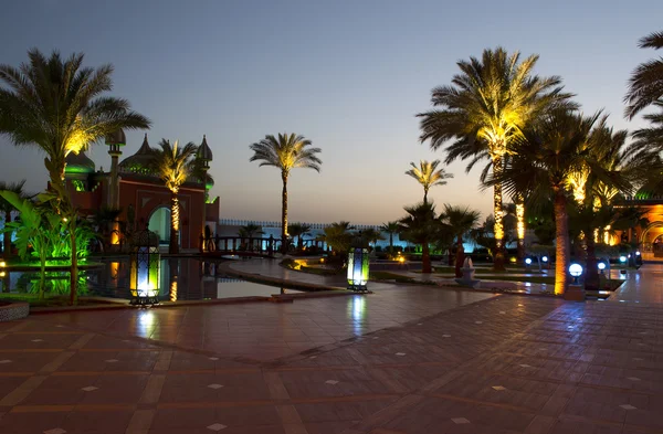 gece Minare, leila wa leila