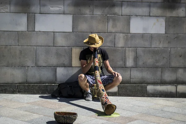 Extraordinära street performer — Stockfoto