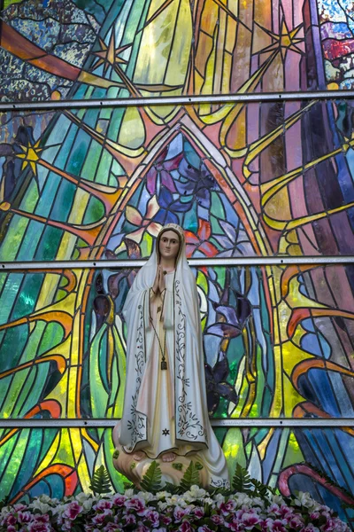 Bizim kadın heykeli