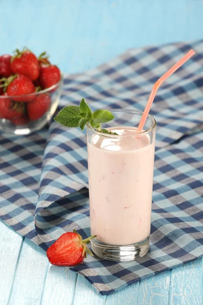 Strawberry with yogurt in a glass — Stock Photo, Image