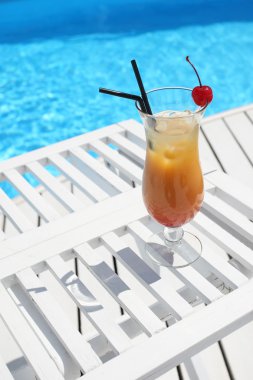 Sahilde kiraz kokteyli 