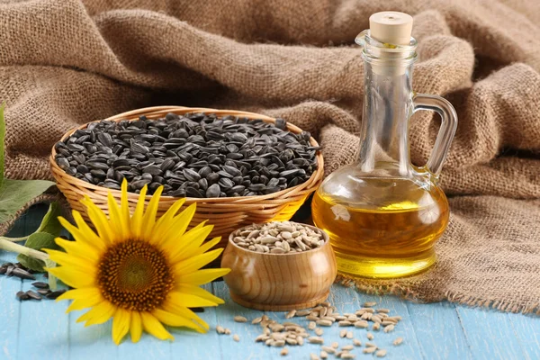 Slunečnicový olej, semen a slunečnice — Stock fotografie