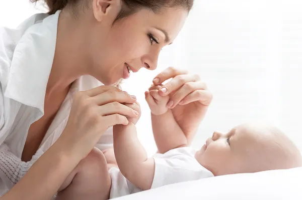 Madre y bebé — Foto de Stock