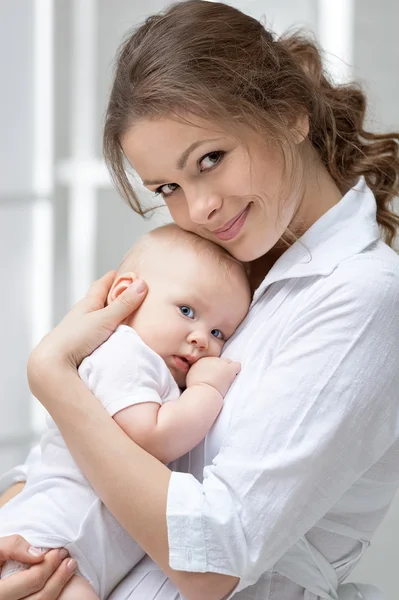 Mother and baby — Stock Photo, Image