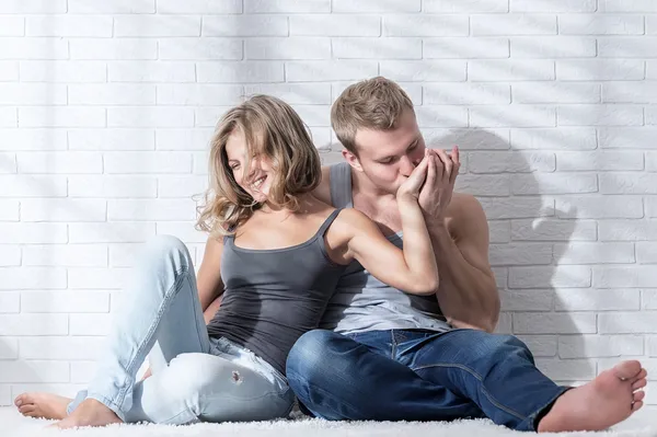 Retrato de una pareja joven —  Fotos de Stock