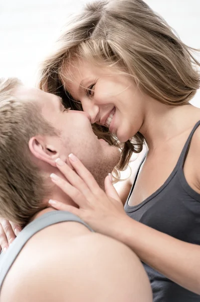 Portrait of a young couple — Stock Photo, Image