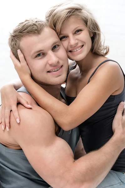 Portrait d'un jeune couple — Photo