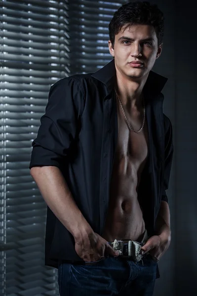 Genç bir adamın portresi