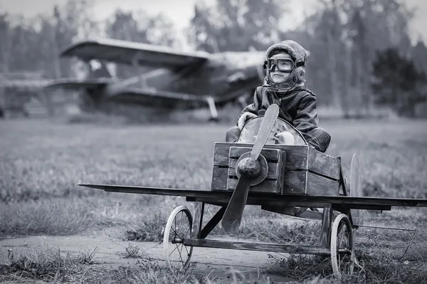 Junge Pilotin — Stockfoto