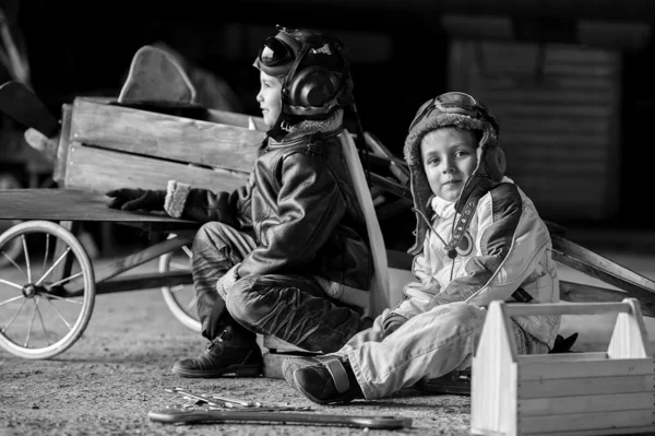 Aviadores jóvenes — Foto de Stock