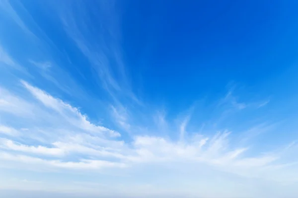 Vinter himmel med moln — Stockfoto