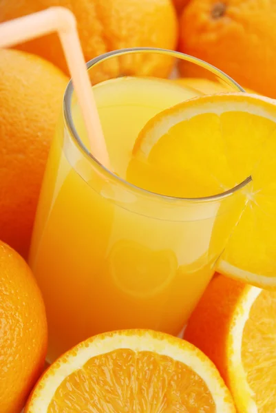 Suc de portocale și portocale — Fotografie, imagine de stoc