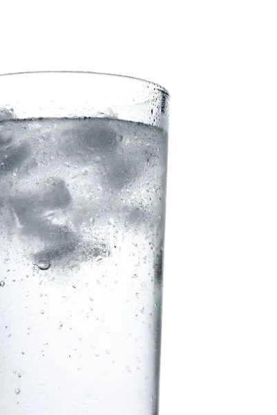 Woda w szklance z lodem — Zdjęcie stockowe