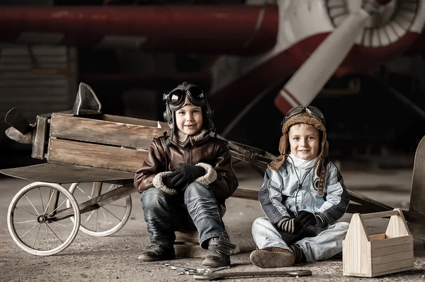 Jovens aviadores — Fotografia de Stock