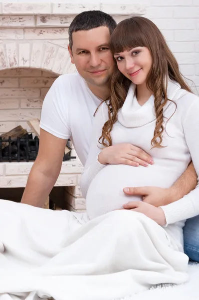 Couple attendant bébé — Photo