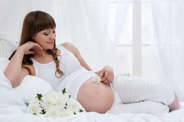 Mujer embarazada. — Foto de Stock