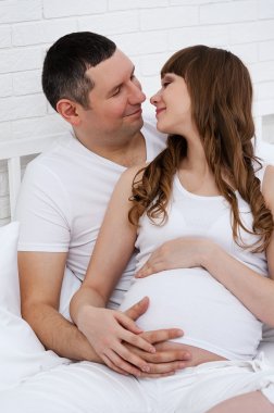 İki bebek için bekliyor