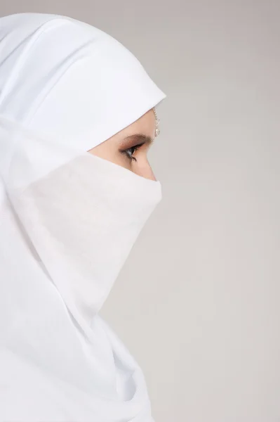 Γυναίκα με το hijab — Φωτογραφία Αρχείου