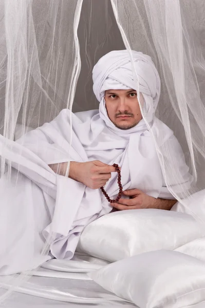 Arab ember, a imádság gyöngyök — Stock Fotó