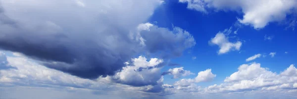 Ciel avec nuages — Photo