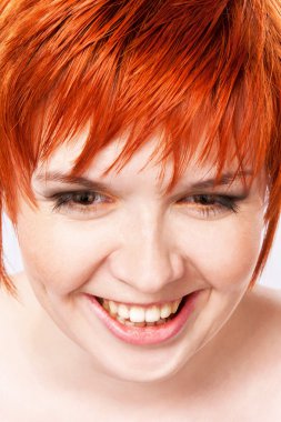 Kızıl saçlı kız.