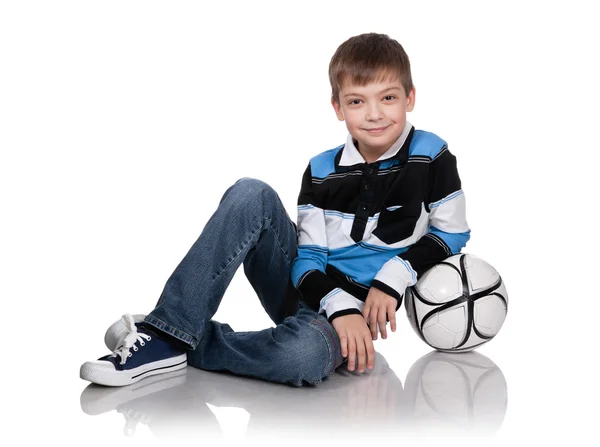 Jongen met bal — Stockfoto