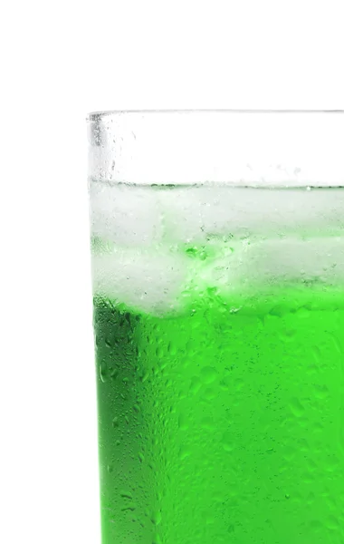 Zielony napój do szklanki z lodem — Zdjęcie stockowe