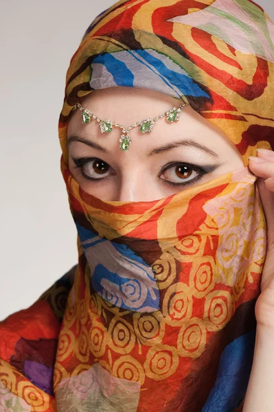 Mujer en hijab — Foto de Stock