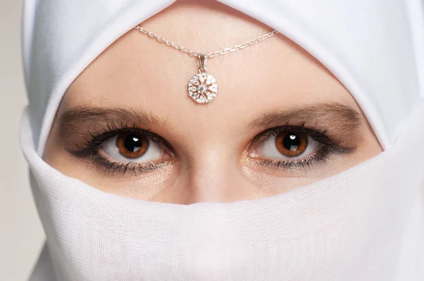 Woman in hijab — Stock Photo, Image