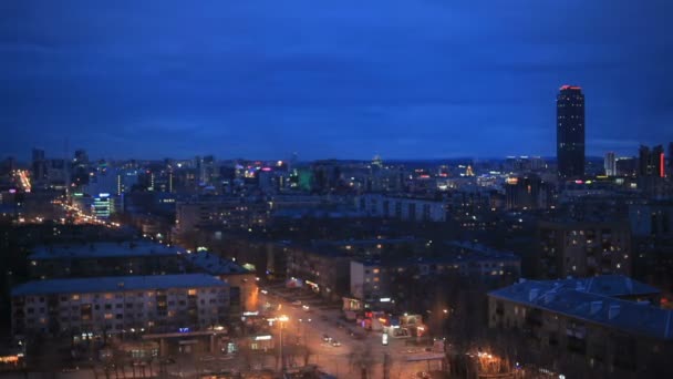 Ciudad skyline durante sunsety — Vídeos de Stock
