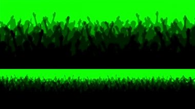 futbol taraftarları sallayarak