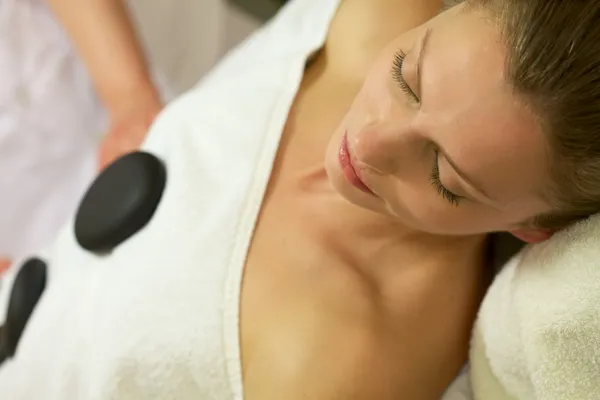 kadının taş tedavi