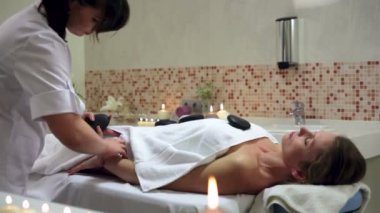 kaplıca tedavisi alma kadın