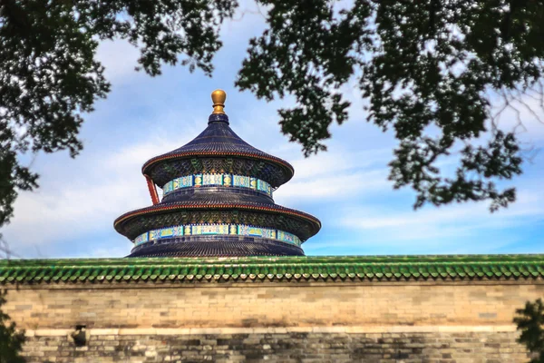 Temple of Heaven view from garden — Stock Photo, Image