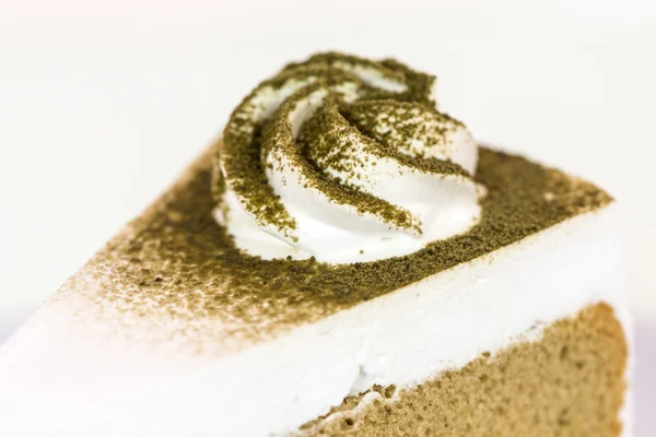 Кусок зеленого чайного пирога — стоковое фото