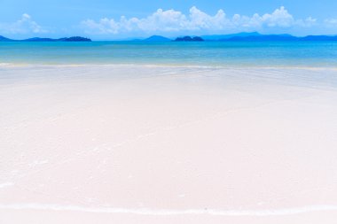 beyaz kum plaj tropikal adada