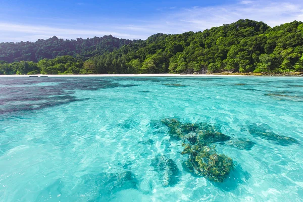Krásné tropické křišťálově čisté moře, ta chai ostrov — Stock fotografie