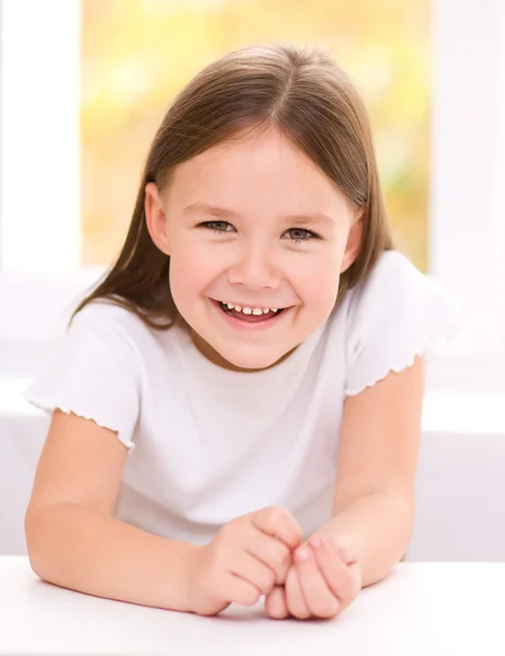 Cute little girl — Stock Photo, Image