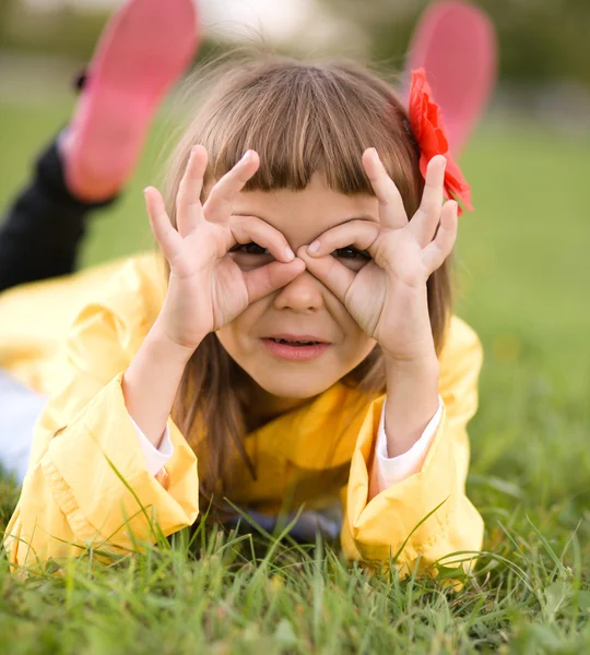 Little girl is daydreaming — Stock Photo, Image