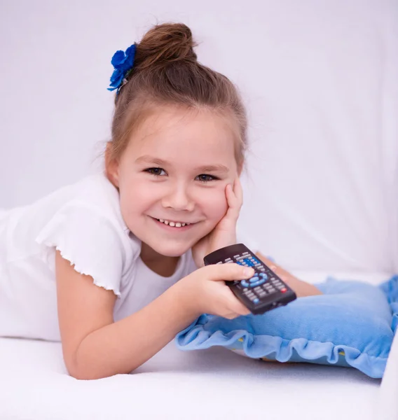 Ragazza guardando la tv — Foto Stock