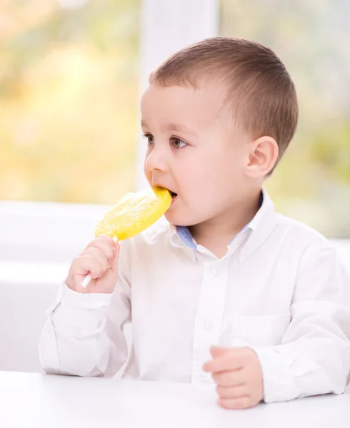 Little boy with lollipop — Stock Photo, Image
