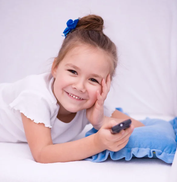 Ragazza guardando la tv — Foto Stock