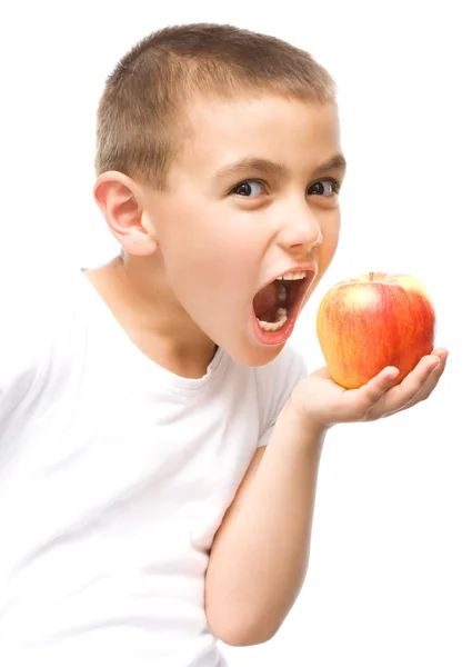 Portret szczęśliwy małego chłopca z jabłkami — Zdjęcie stockowe
