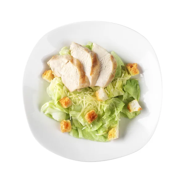 Hühnchen-Caesar-Salat auf weißem Hintergrund — Stockfoto