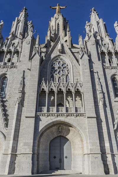 Barcelona'da tibidabo Dağı üzerinde İsa'nın kutsal kalbi Kilisesi — Stok fotoğraf