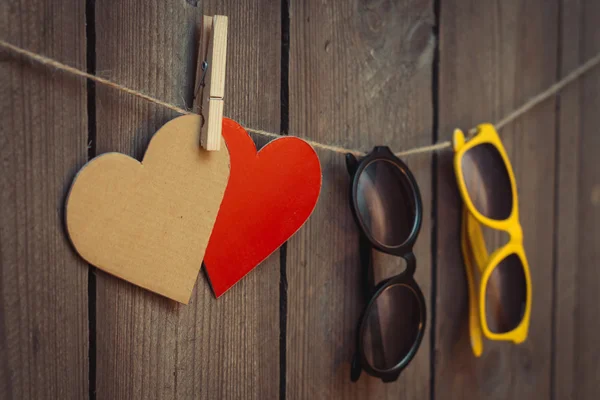 Two Paper Hearts And Sunglasses — Stock Photo, Image