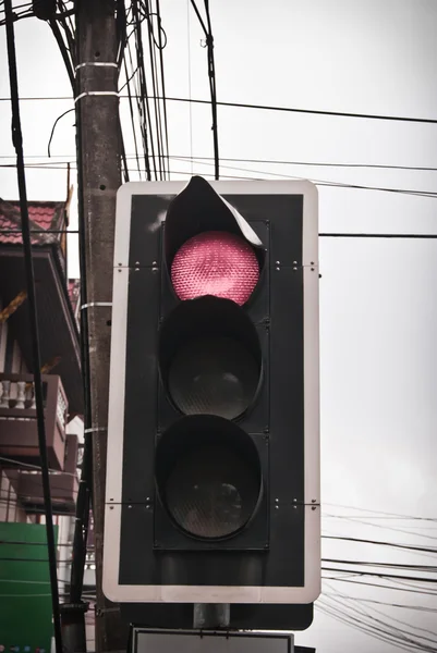 Rotlicht auf der Straße — Stockfoto