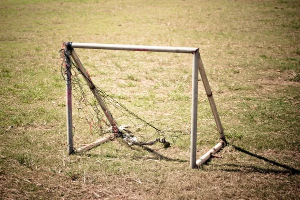 El fútbol viejo y pequeño — Foto de Stock